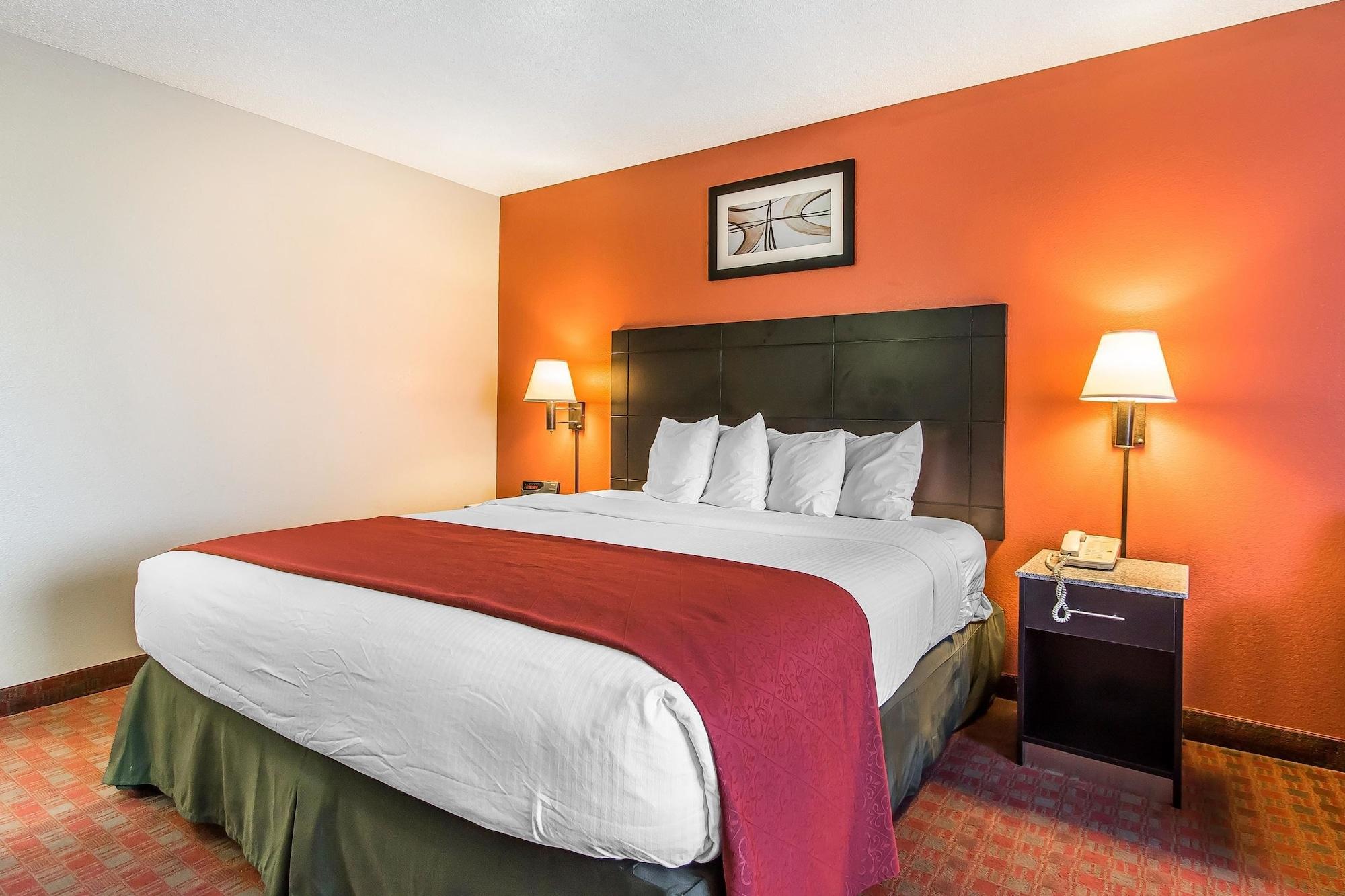 Quality Inn & Suites La Vergne Exterior photo