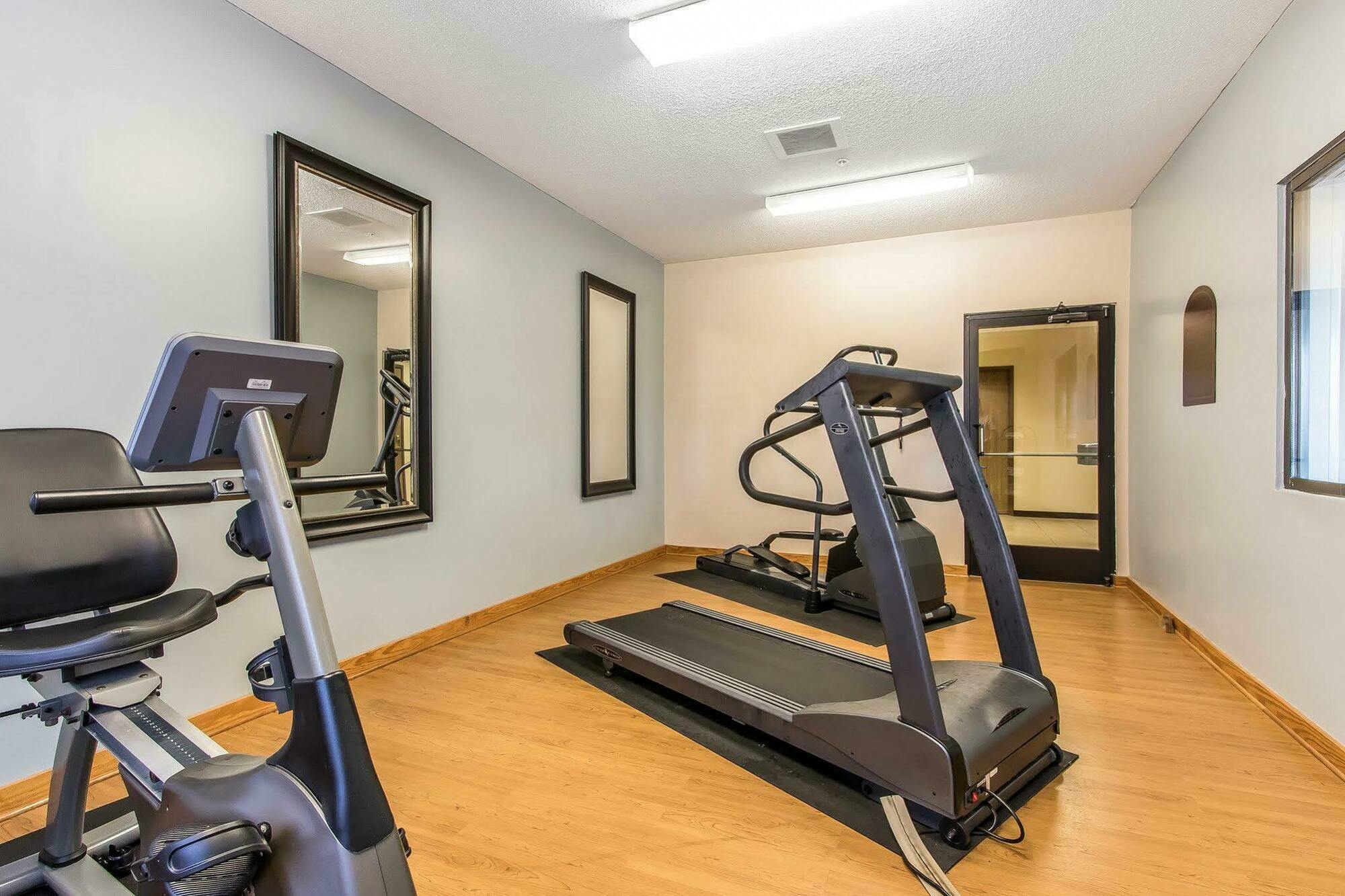 Quality Inn & Suites La Vergne Exterior photo